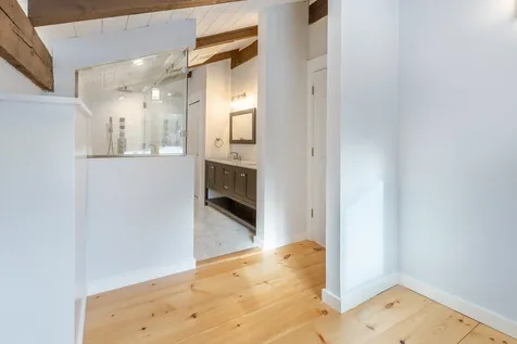 190 Vt Route 11 Peru VT 05152