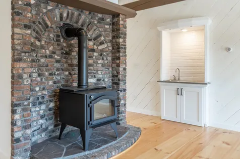 190 Vt Route 11 Peru VT 05152