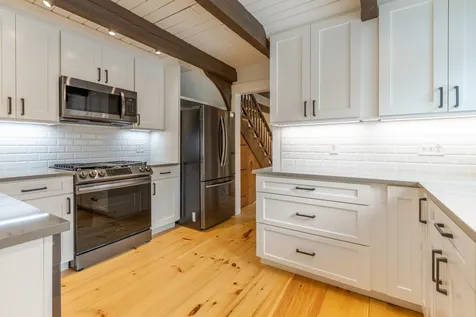 190 Vt Route 11 Peru VT 05152