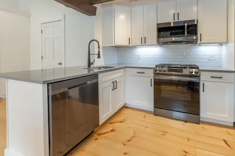 190 Vt Route 11 Peru VT 05152