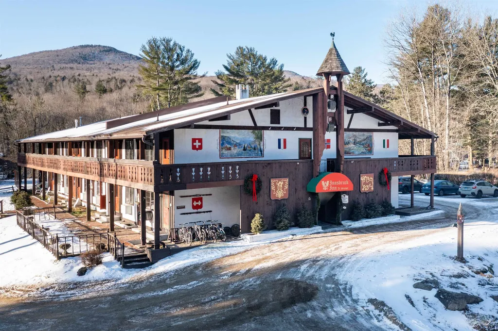 4361 Mountain Road Stowe VT 05672