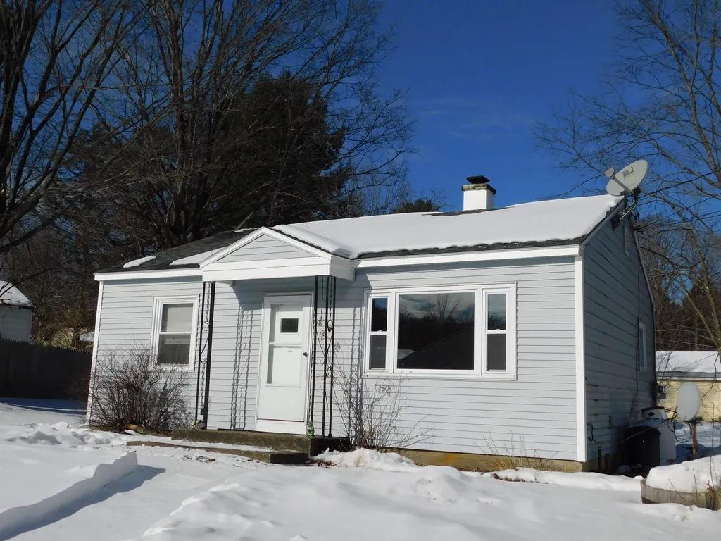 8 Cardinal Street Springfield VT 05156