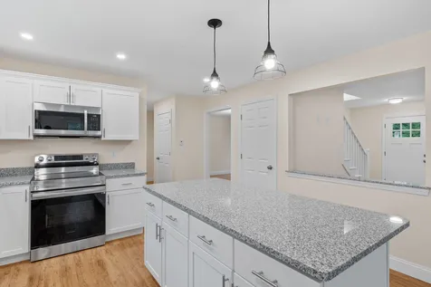 18 Arrow Way Sanbornton NH 03269