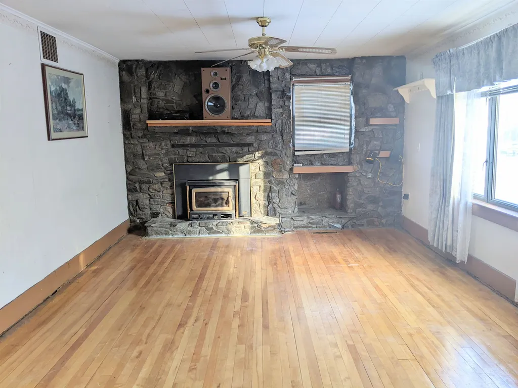 26 School Street Ryegate VT 05042