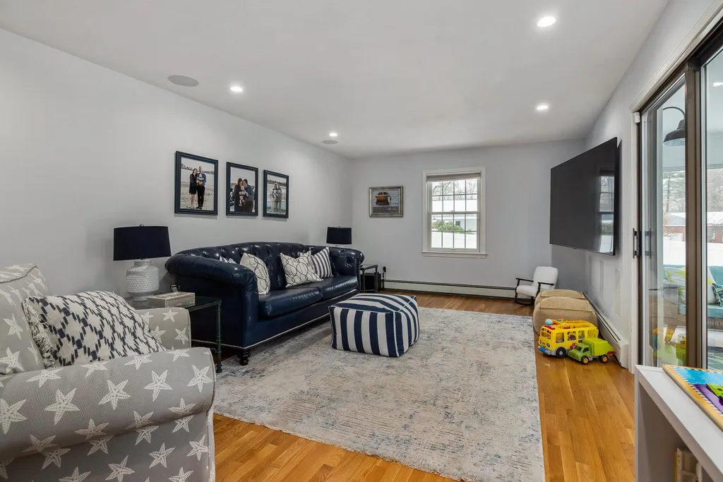 9 Longwood Drive Hampton NH 03842