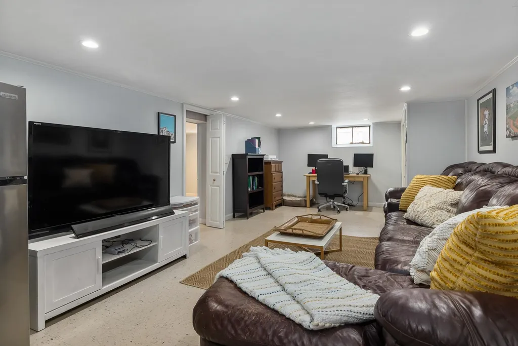 9 Longwood Drive Hampton NH 03842