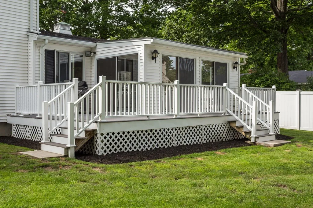 9 Longwood Drive Hampton NH 03842