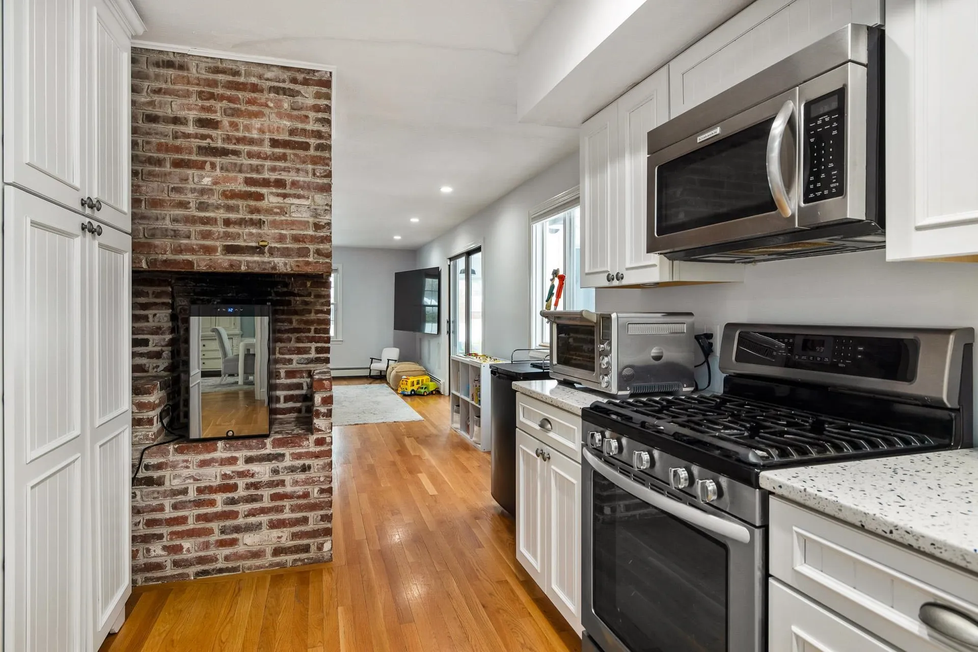 9 Longwood Drive Hampton NH 03842