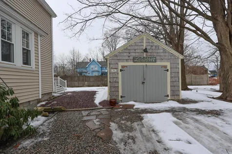 606 Candia Road Manchester NH 03109