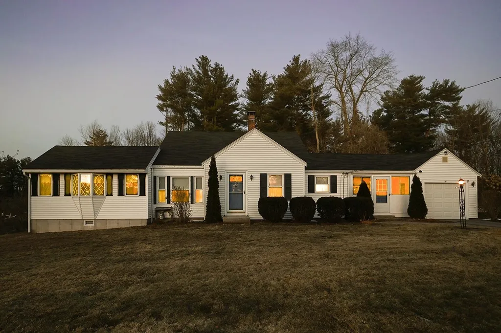 16 Sweet Hill Road Plaistow NH 03865