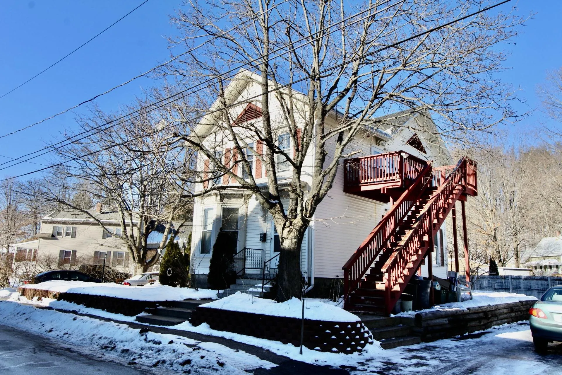 36 Manchester Street Laconia NH 03246