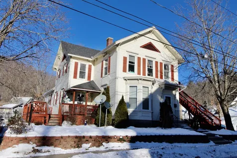 36 Manchester Street Laconia NH 03246