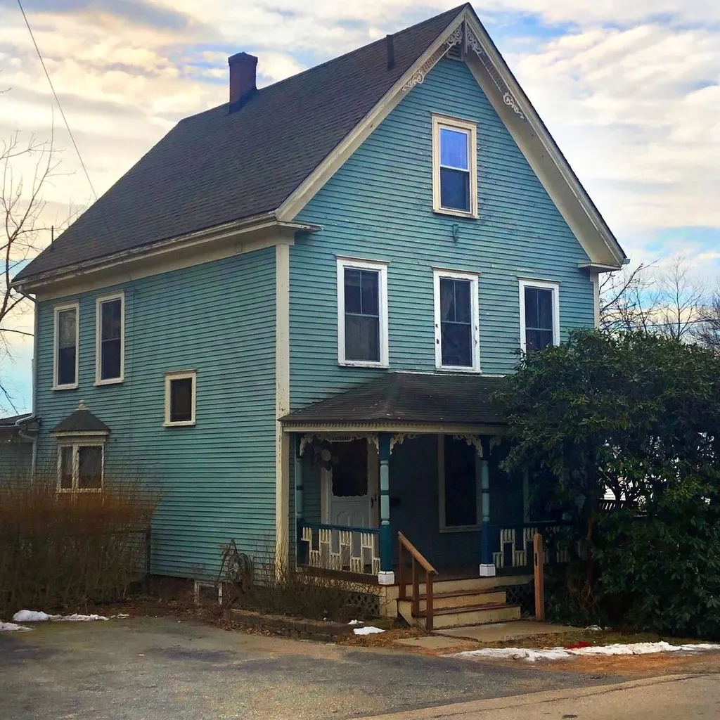10 Woodlawn Avenue Kittery ME 03904