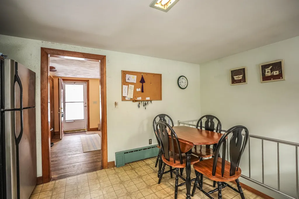 19 Keyes Hill Road Pelham NH 03076