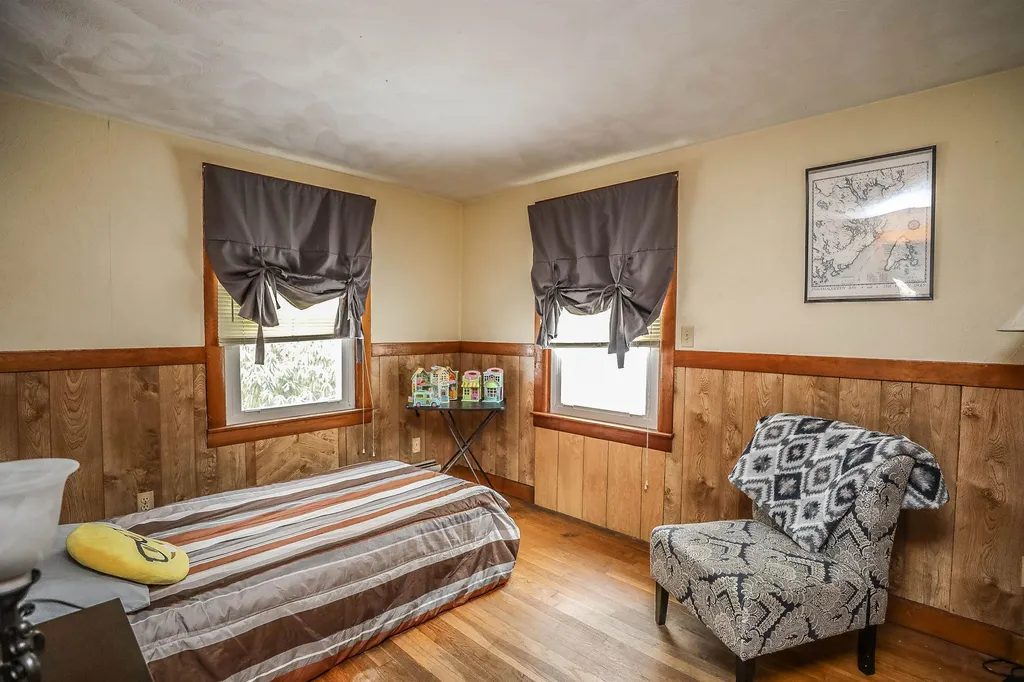 19 Keyes Hill Road Pelham NH 03076