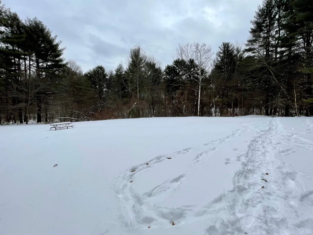 19 Keyes Hill Road Pelham NH 03076