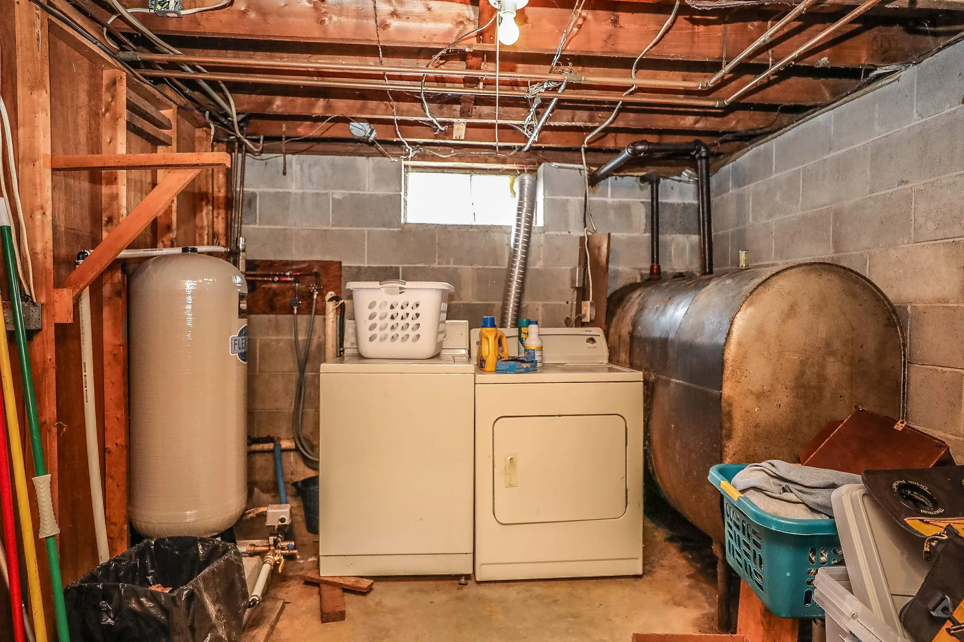 19 Keyes Hill Road Pelham NH 03076
