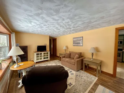 19 Keyes Hill Road Pelham NH 03076