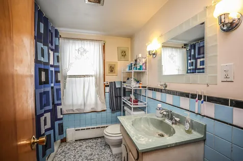 19 Keyes Hill Road Pelham NH 03076