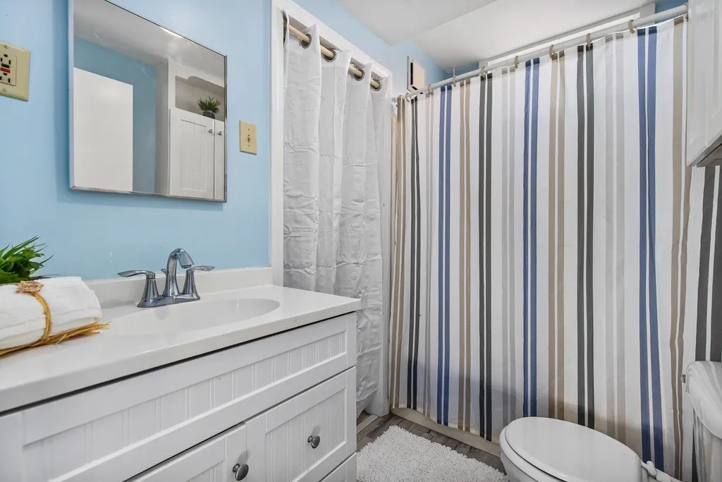 6 Ash Street Hampton NH 03842