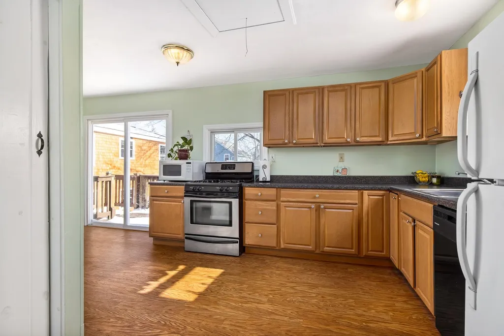 6 Ash Street Hampton NH 03842