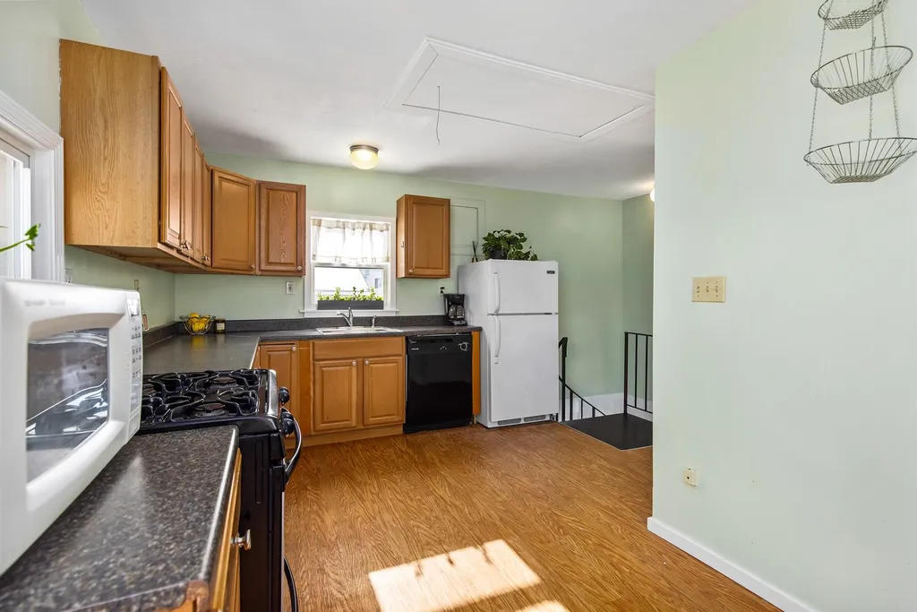 6 Ash Street Hampton NH 03842