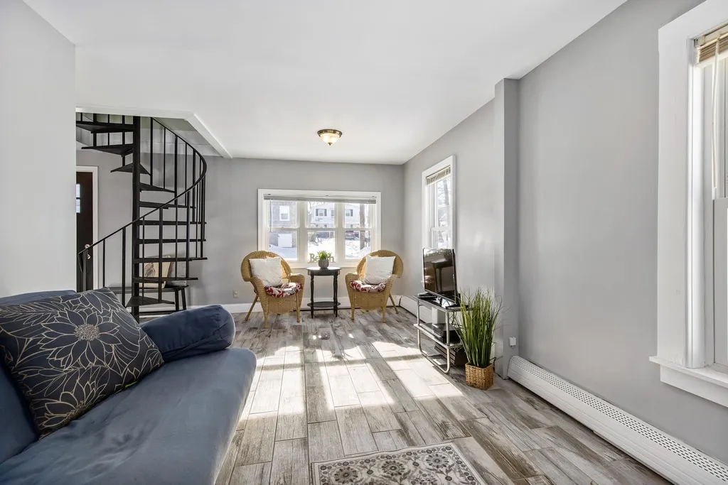 6 Ash Street Hampton NH 03842