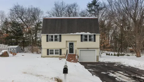 14 Elaine Drive Nashua NH 03062