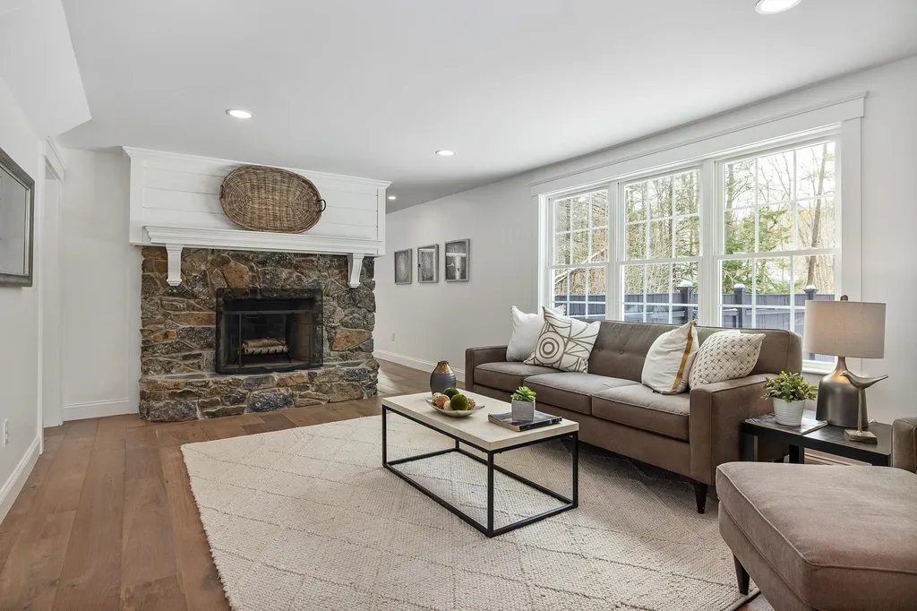 12 Regina Road Portsmouth NH 03801
