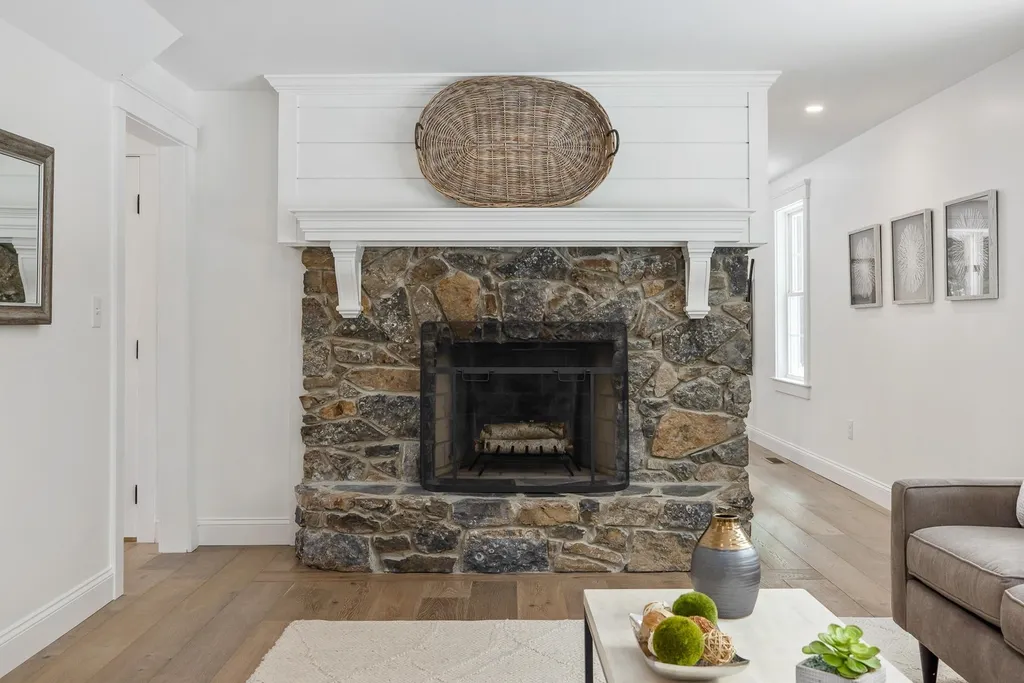 12 Regina Road Portsmouth NH 03801