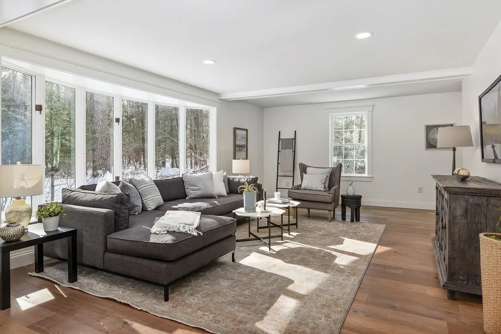 12 Regina Road Portsmouth NH 03801