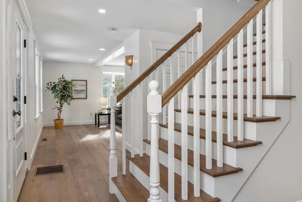 12 Regina Road Portsmouth NH 03801