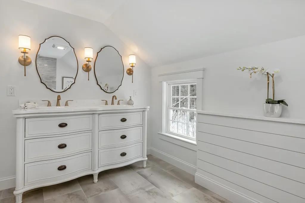 12 Regina Road Portsmouth NH 03801