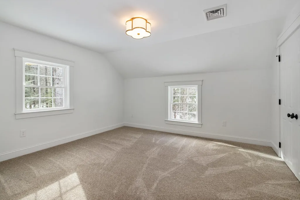 12 Regina Road Portsmouth NH 03801