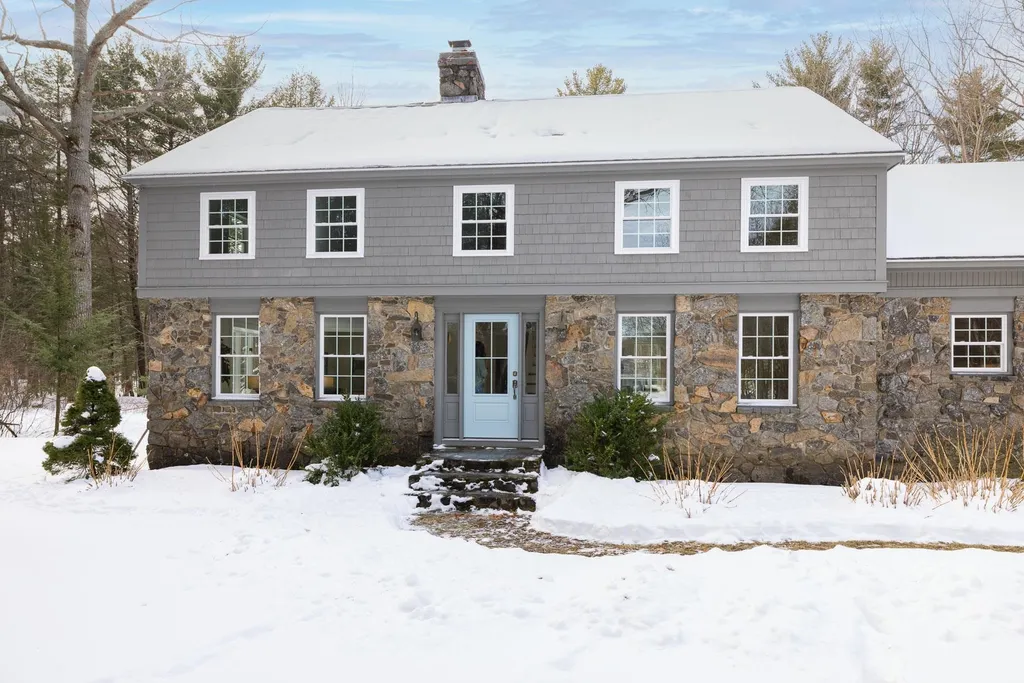 12 Regina Road Portsmouth NH 03801