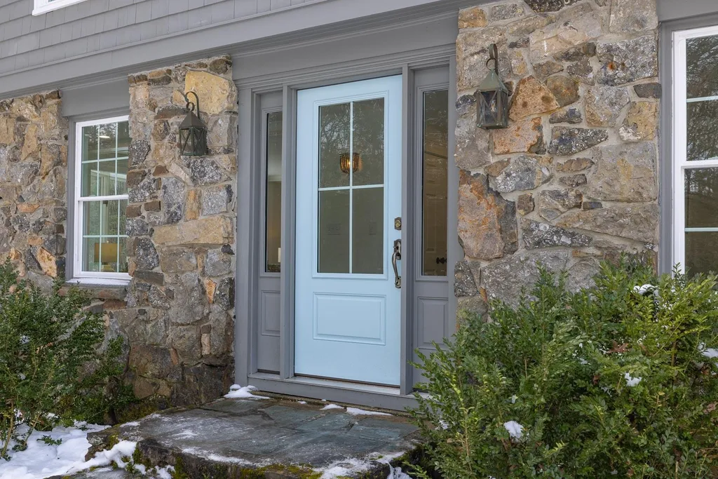 12 Regina Road Portsmouth NH 03801