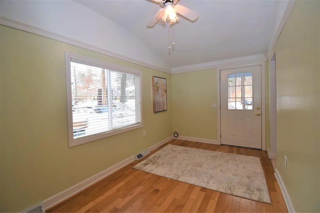 55 Great Pond Road Kingston NH 03848