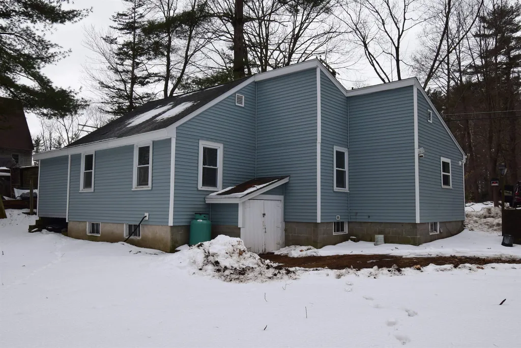 55 Great Pond Road Kingston NH 03848