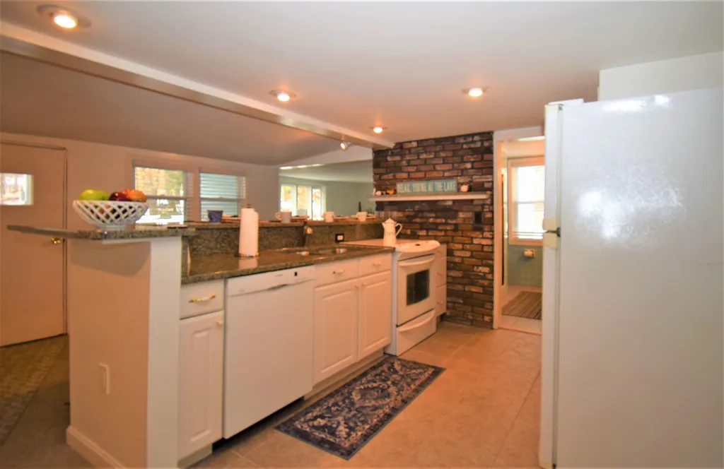 55 Great Pond Road Kingston NH 03848