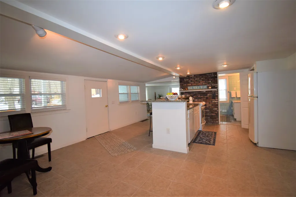 55 Great Pond Road Kingston NH 03848