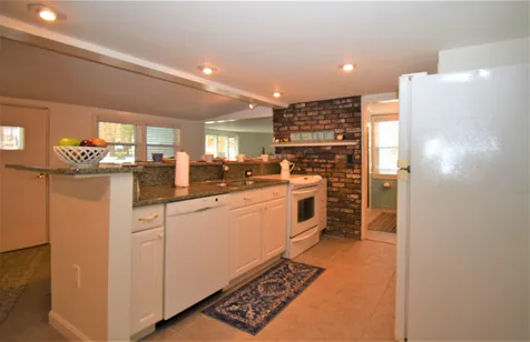 55 Great Pond Road Kingston NH 03848