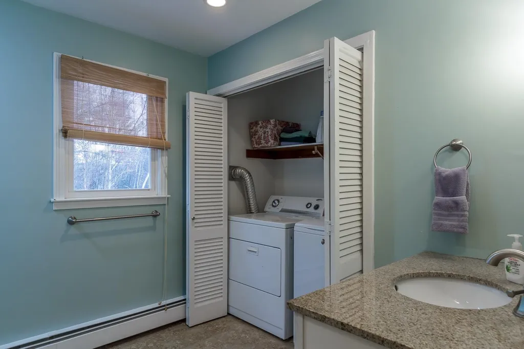 98 Christian Hill Road Amherst NH 03031