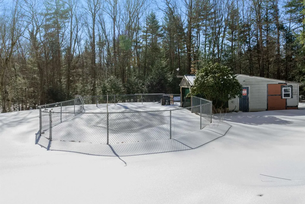 24 Coburn Hill Road Danville NH 03819