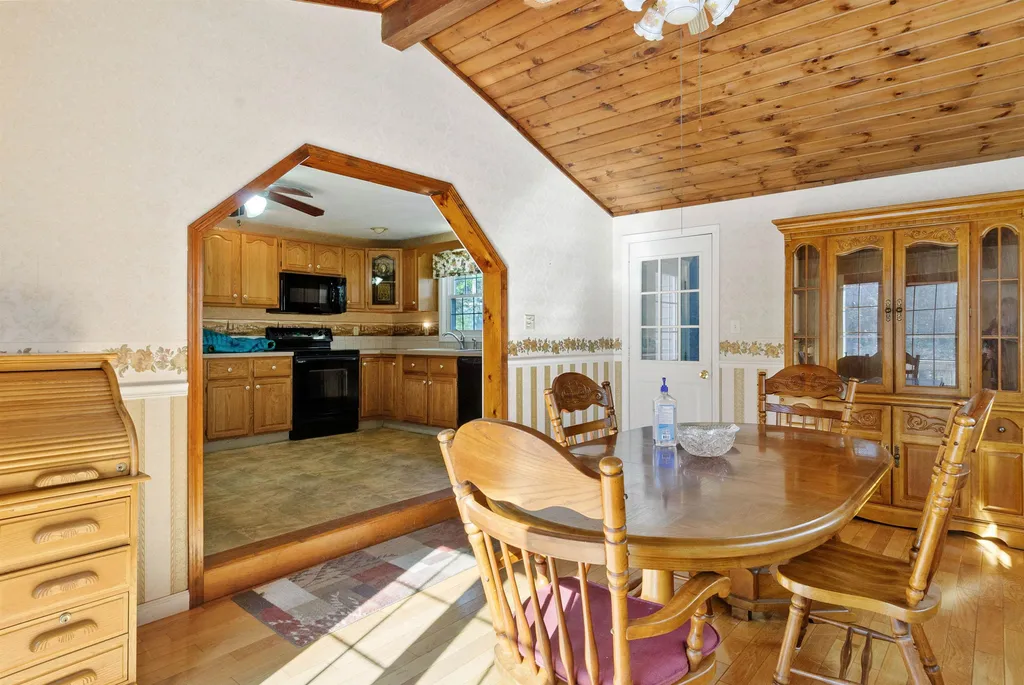 24 Coburn Hill Road Danville NH 03819