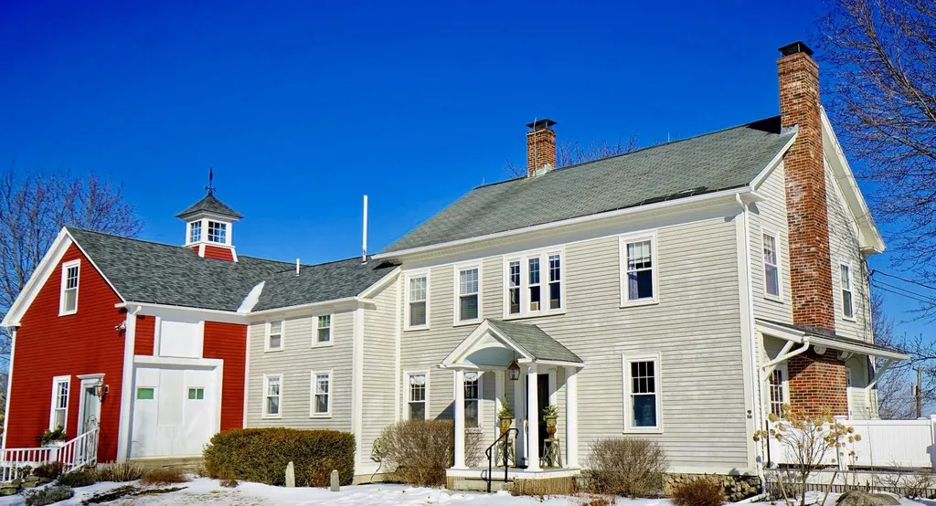 6 North Pepperell Road Hollis NH 03049