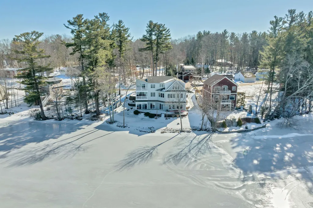 31 West Shore Road Windham NH 03087