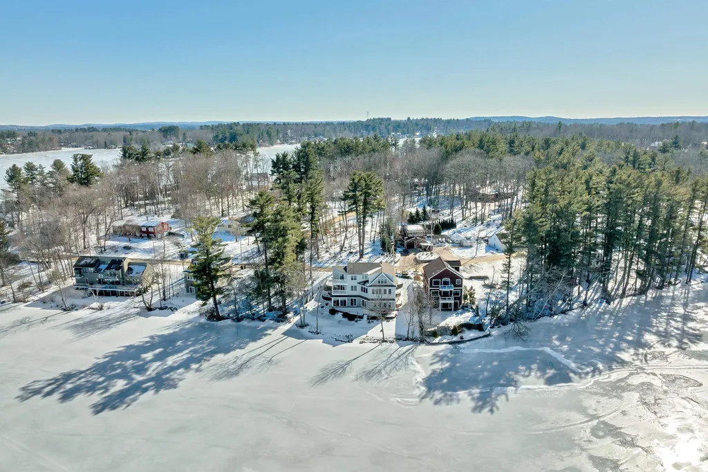 31 West Shore Road Windham NH 03087