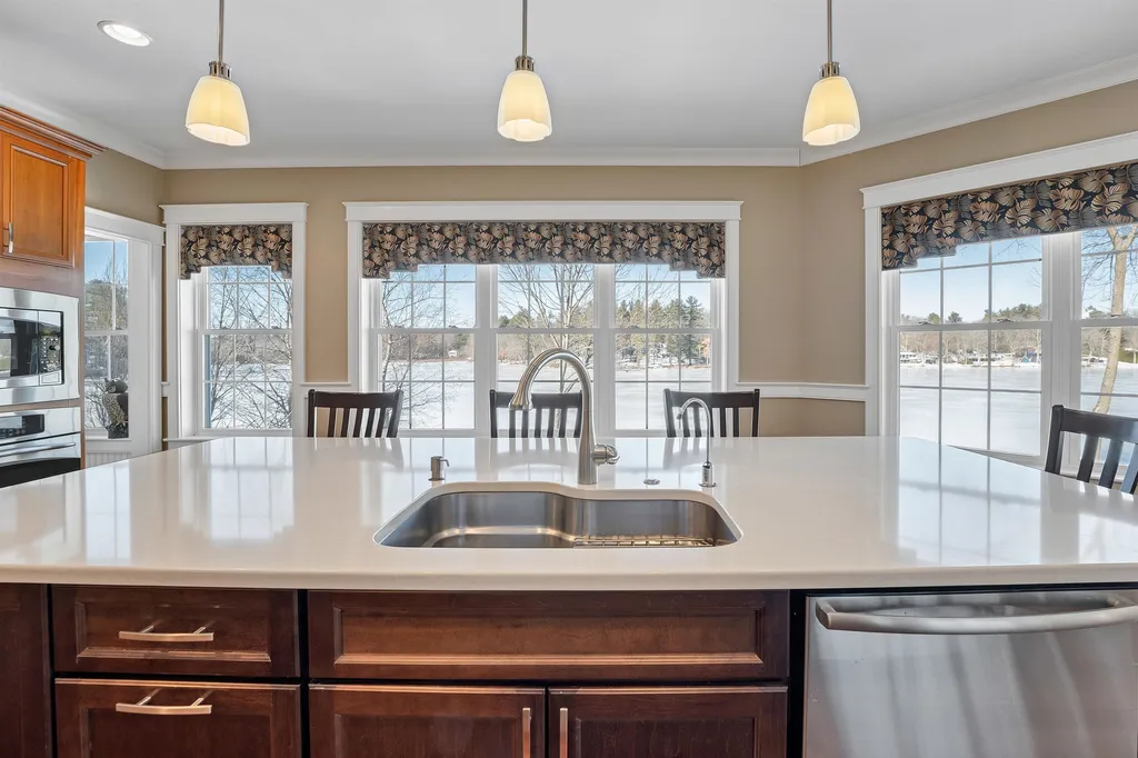 31 West Shore Road Windham NH 03087