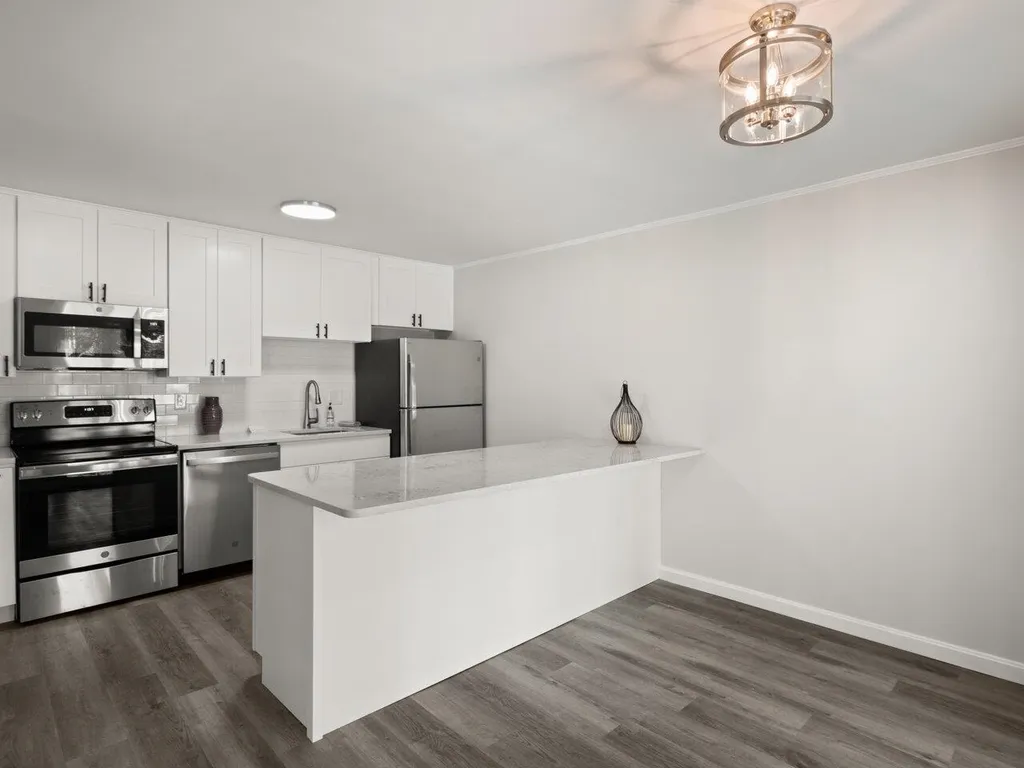 127 N Twin Oaks Terrace South Burlington VT 05403