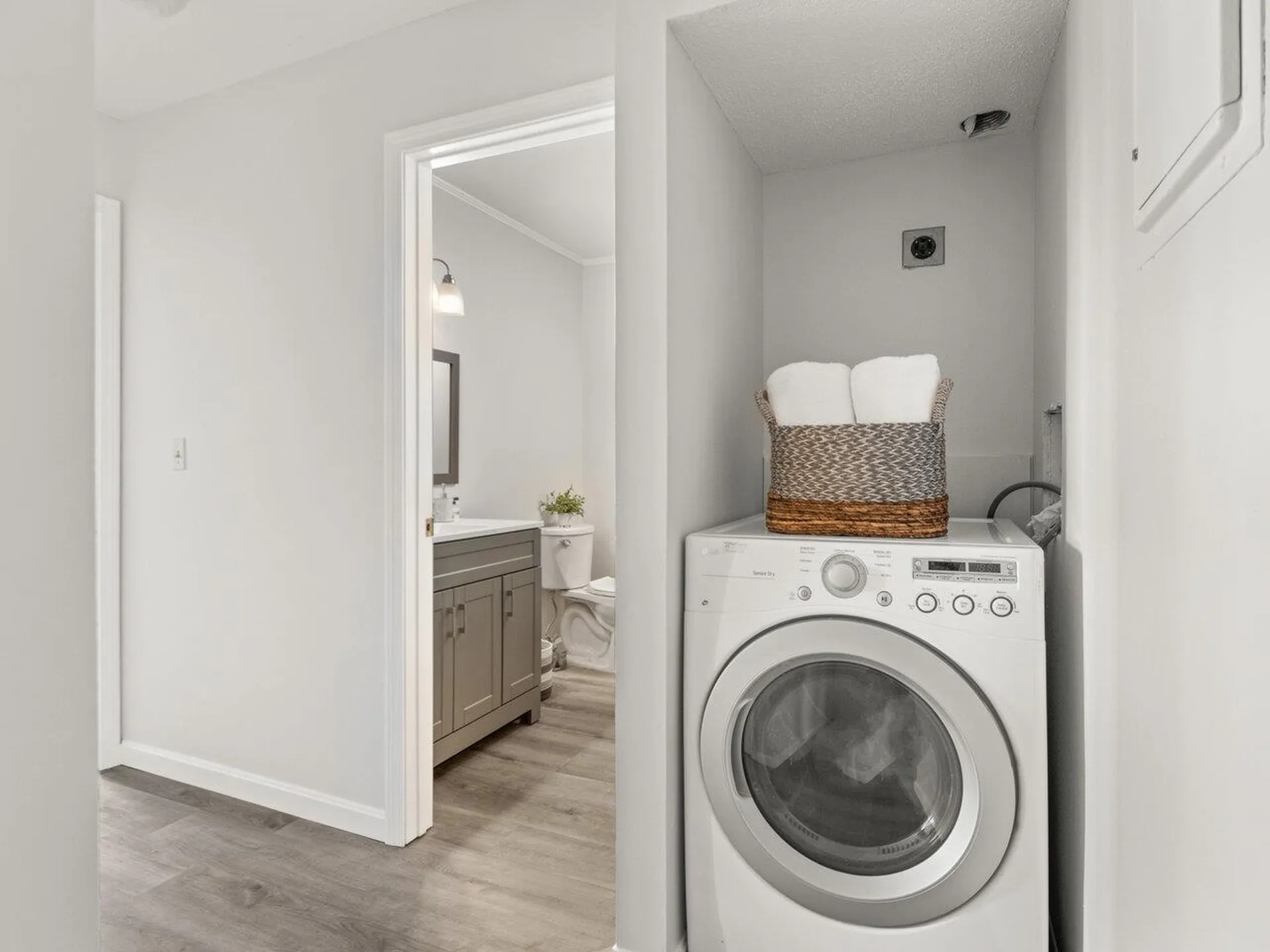 127 N Twin Oaks Terrace South Burlington VT 05403